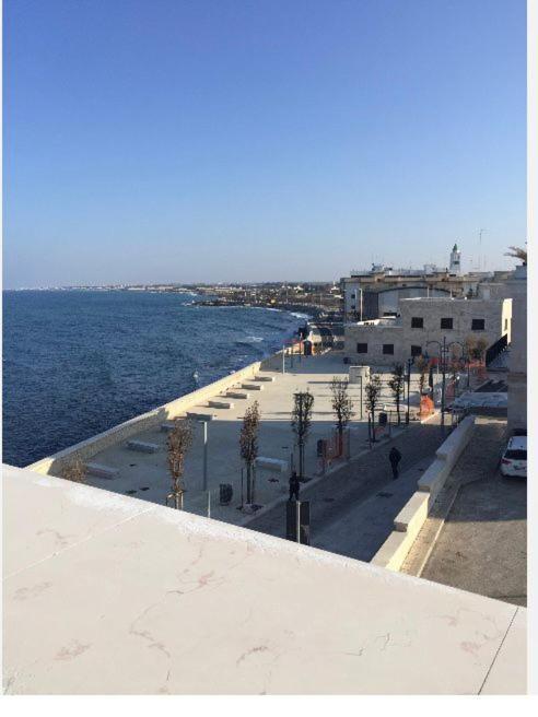 דירות ג'ובינאצו La Terrazza Sul Mare מראה חיצוני תמונה
